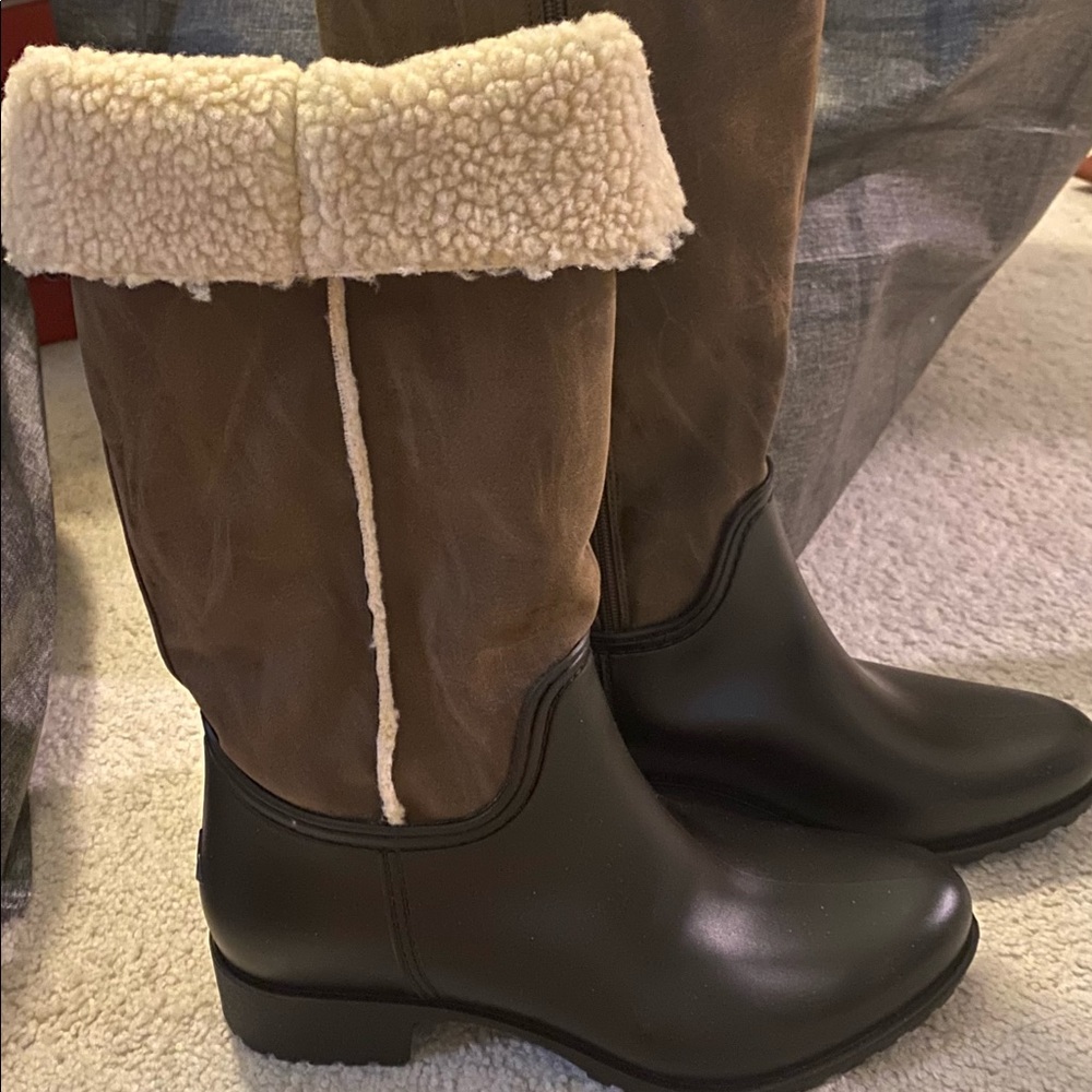Dav Luxury riding rain boots brown with wool lining. Women 9. Look brand new!